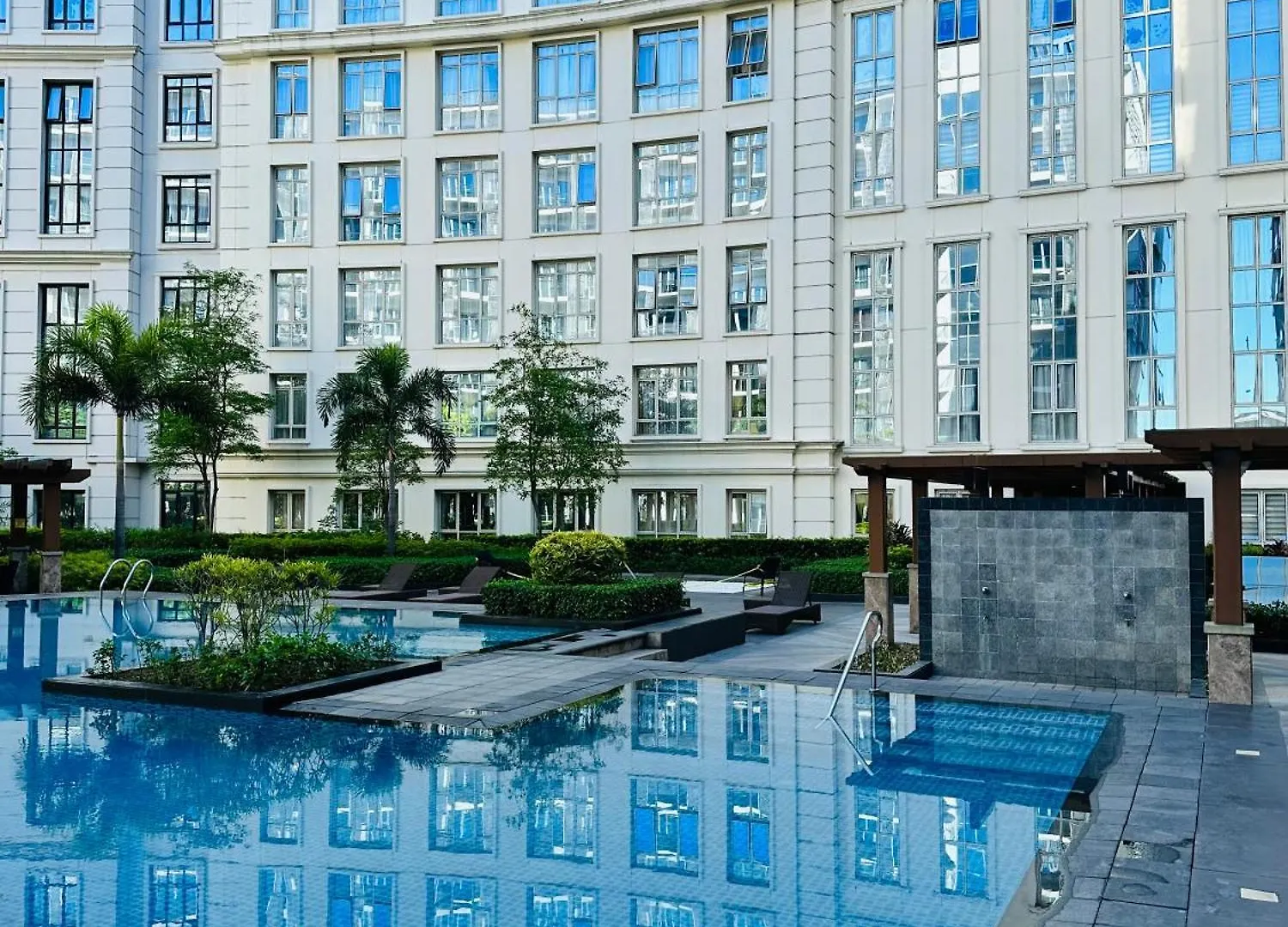 81 Newport Blvd Cluster 4 Unit B 3Rd Flr By Rechelle Nunag Pasay Apartahotel