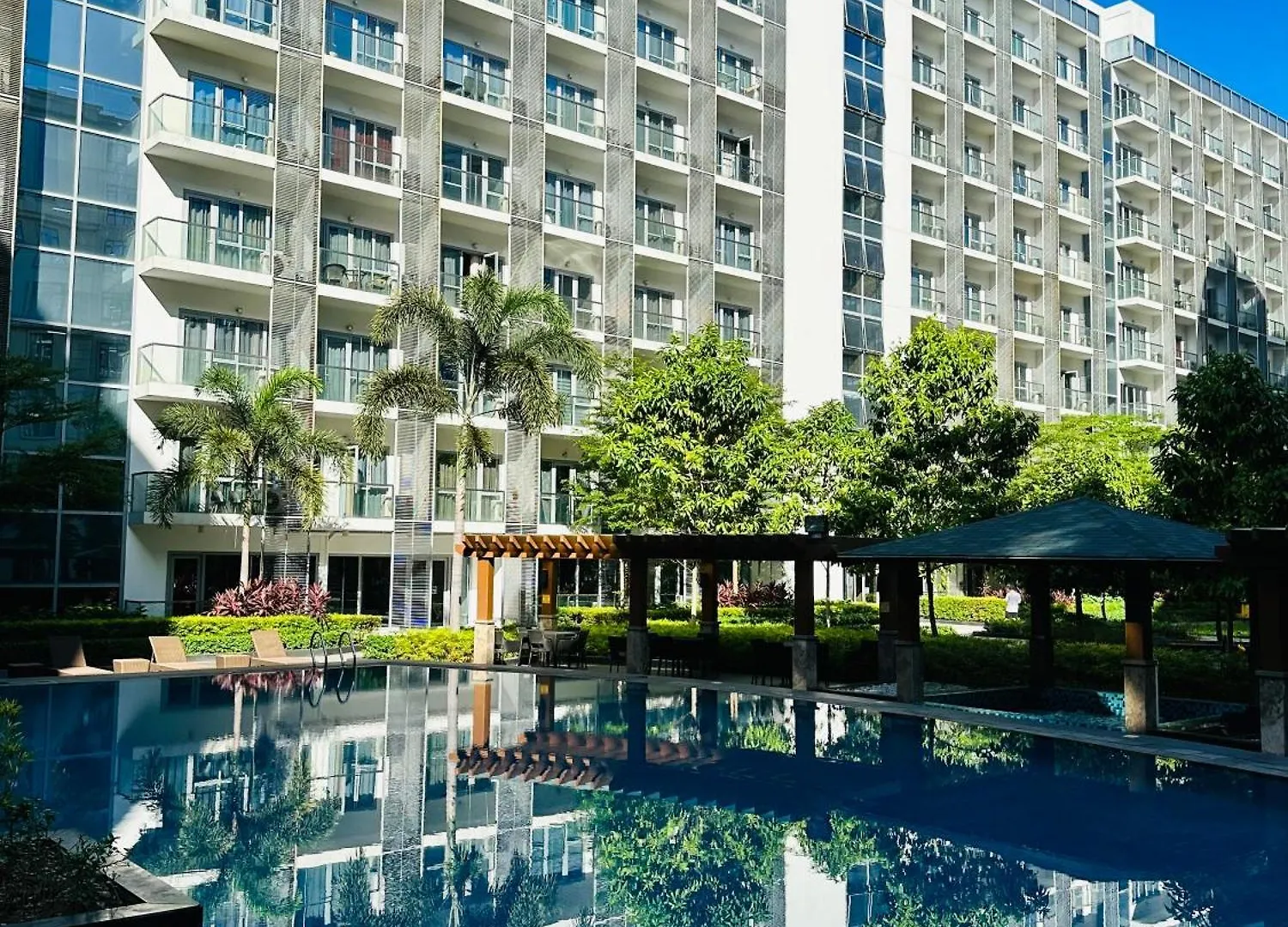 81 Newport Blvd Cluster 4 Unit B 3Rd Flr By Rechelle Nunag Pasay 0*,