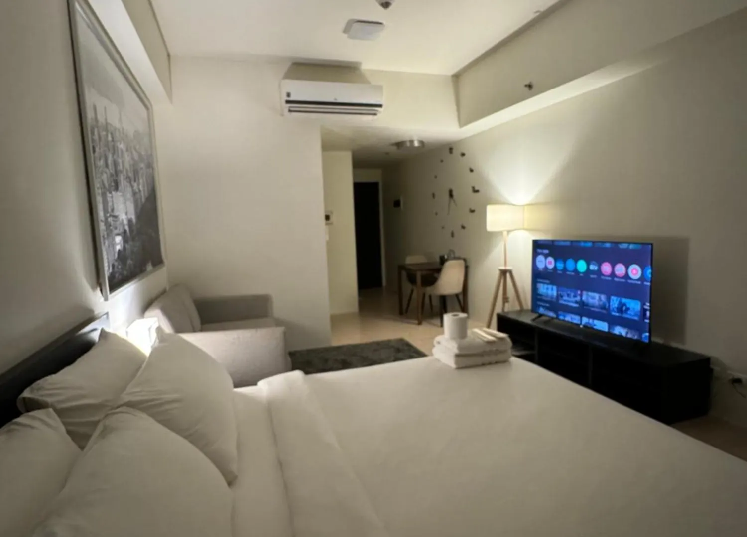 Apartahotel 81 Newport Blvd Cluster 4 Unit B 3Rd Flr By Rechelle Nunag Pasay