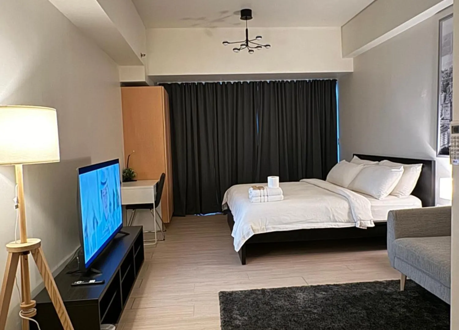 81 Newport Blvd Cluster 4 Unit B 3Rd Flr By Rechelle Nunag Pasay Apartahotel