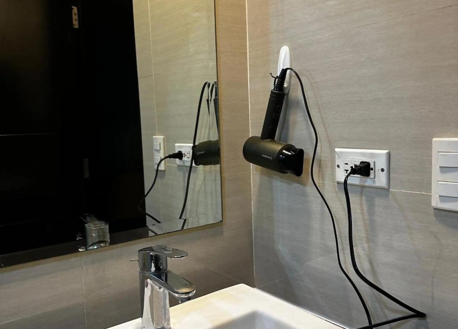 Lägenhetshotell 81 Newport Blvd Cluster 4 Unit B 3Rd Flr By Rechelle Nunag Pasay